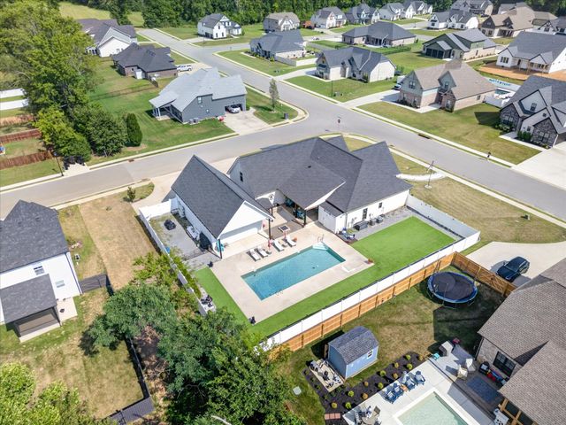 348 Ellington Dr, Clarksville, TN 37043