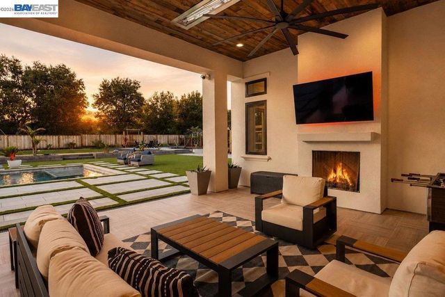 19 Mitchell Way, Danville, CA 94506