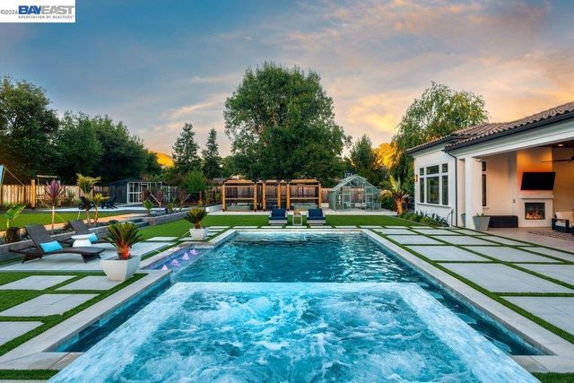 19 Mitchell Way, Danville, CA 94506