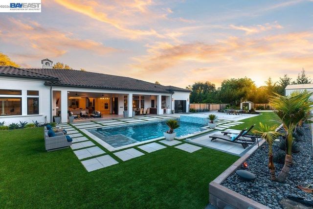 19 Mitchell Way, Danville, CA 94506