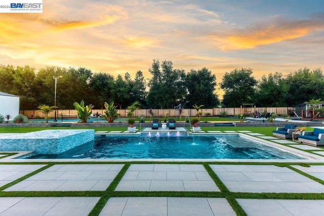 19 Mitchell Way, Danville, CA 94506