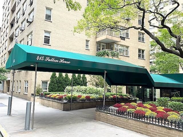 415 E 52nd St Apt 2DA, New York City, NY 10022