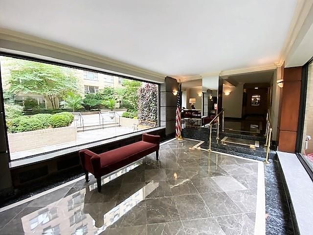 415 E 52nd St Apt 2DA, New York City, NY 10022