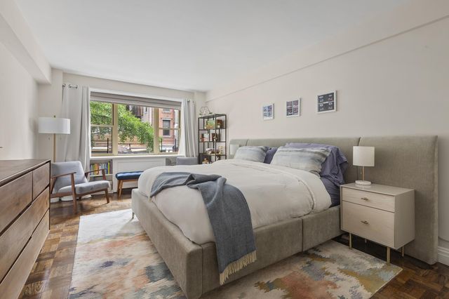 415 E 52nd St Apt 2DA, New York City, NY 10022