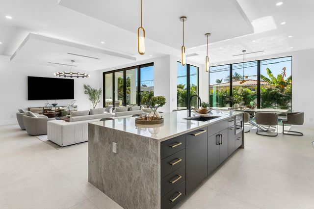 368 Churchill Road, West Palm Beach, FL 33405