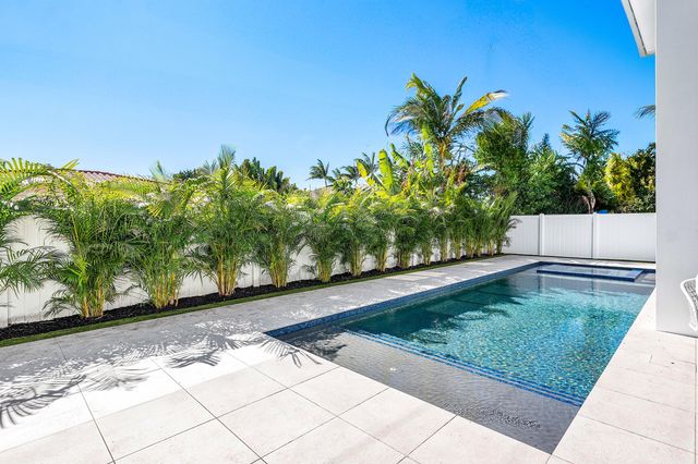 368 Churchill Road, West Palm Beach, FL 33405