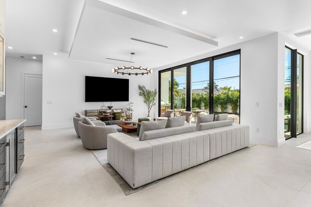 368 Churchill Road, West Palm Beach, FL 33405