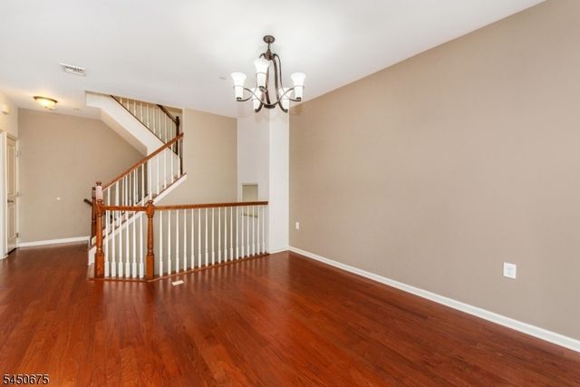 208 Welsh Pl, Morris Plains Boro, NJ 07950