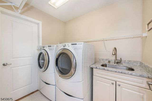 208 Welsh Pl, Morris Plains Boro, NJ 07950