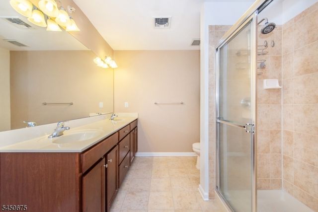 208 Welsh Pl, Morris Plains Boro, NJ 07950