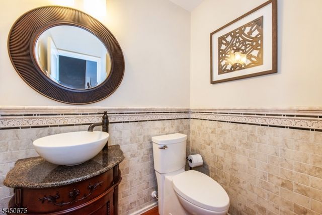 208 Welsh Pl, Morris Plains Boro, NJ 07950