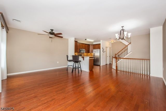 208 Welsh Pl, Morris Plains Boro, NJ 07950