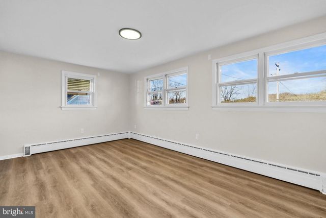 416 MAIN ST, Stockertown, PA 18083