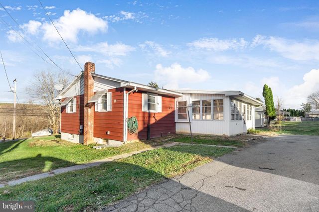 416 MAIN ST, Stockertown, PA 18083