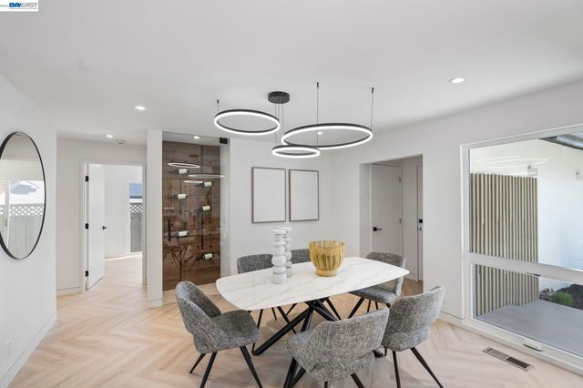 6223 Valroy Dr, San Jose, CA 95123