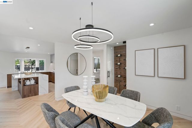 6223 Valroy Dr, San Jose, CA 95123