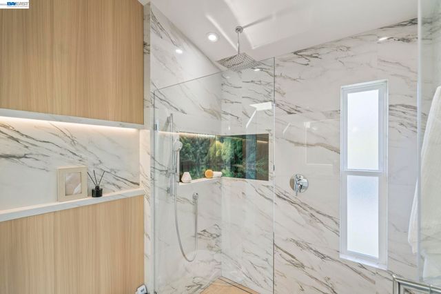 6223 Valroy Dr, San Jose, CA 95123