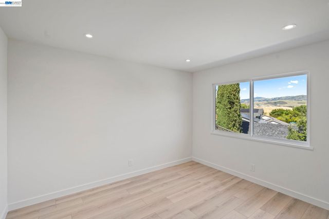 6223 Valroy Dr, San Jose, CA 95123