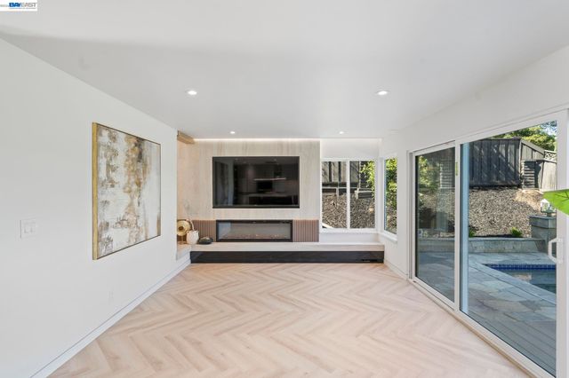 6223 Valroy Dr, San Jose, CA 95123