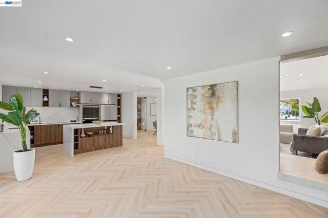 6223 Valroy Dr, San Jose, CA 95123
