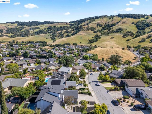 6223 Valroy Dr, San Jose, CA 95123