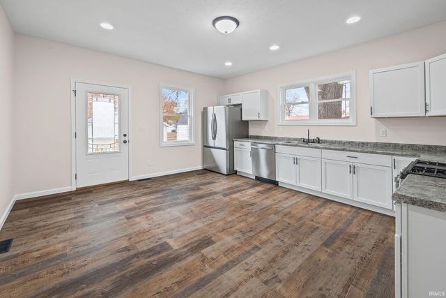 102 S Sheets Street, Oxford, IN 47971