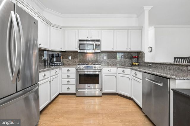 75 MANLEY RD, Pennington, NJ 08534