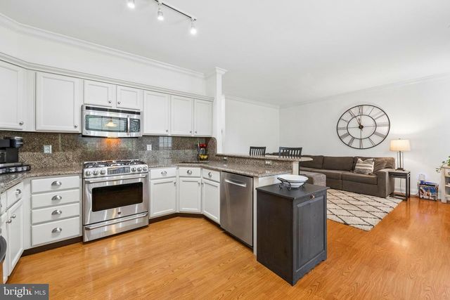 75 MANLEY RD, Pennington, NJ 08534