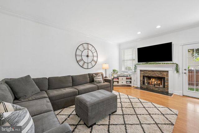 75 MANLEY RD, Pennington, NJ 08534
