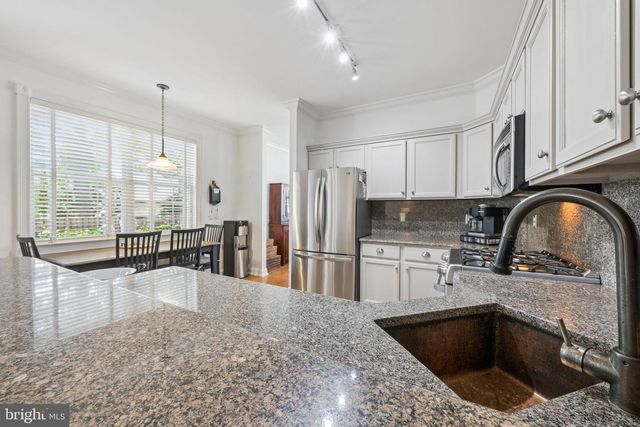 75 MANLEY RD, Pennington, NJ 08534