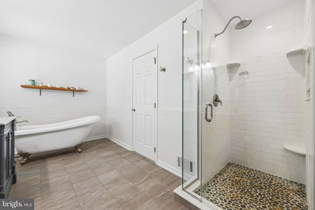 75 MANLEY RD, Pennington, NJ 08534