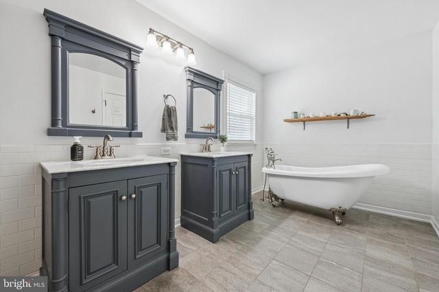 75 MANLEY RD, Pennington, NJ 08534