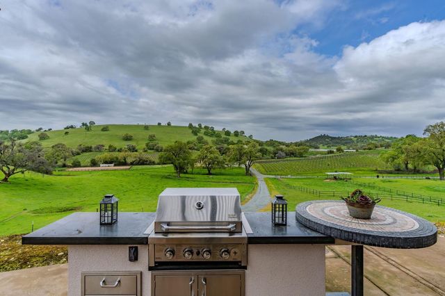 11195 Vintage Rd, Ione, CA 95640