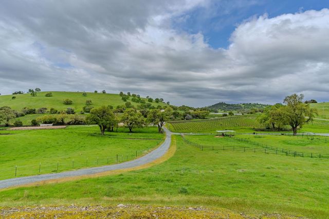 11195 Vintage Rd, Ione, CA 95640