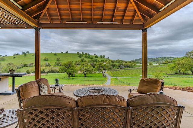 11195 Vintage Rd, Ione, CA 95640