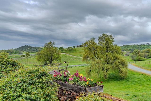 11195 Vintage Rd, Ione, CA 95640