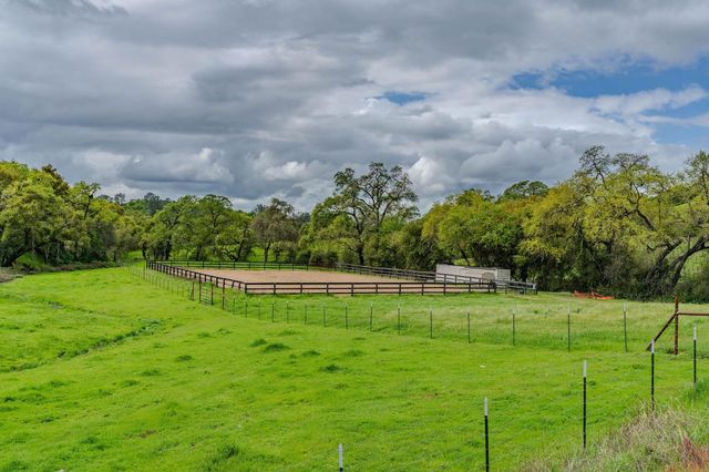 11195 Vintage Rd, Ione, CA 95640