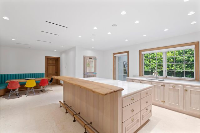 239 Emerald Lane, Palm Beach, FL 33480