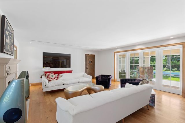 239 Emerald Lane, Palm Beach, FL 33480