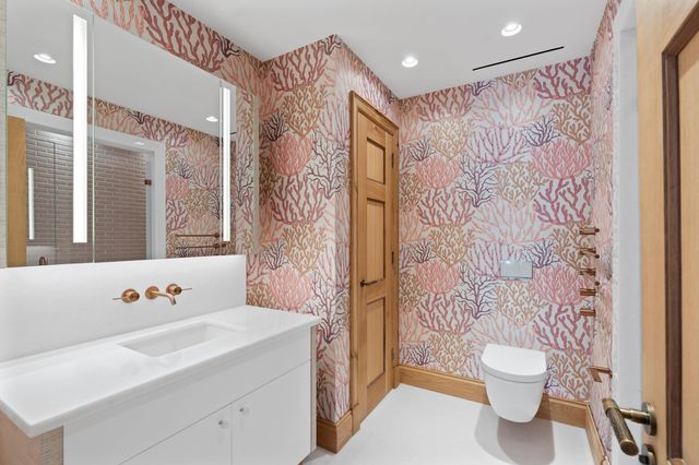 239 Emerald Lane, Palm Beach, FL 33480