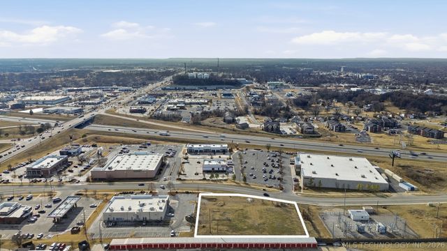 800 E Hillside Drive, Broken Arrow, OK 74012