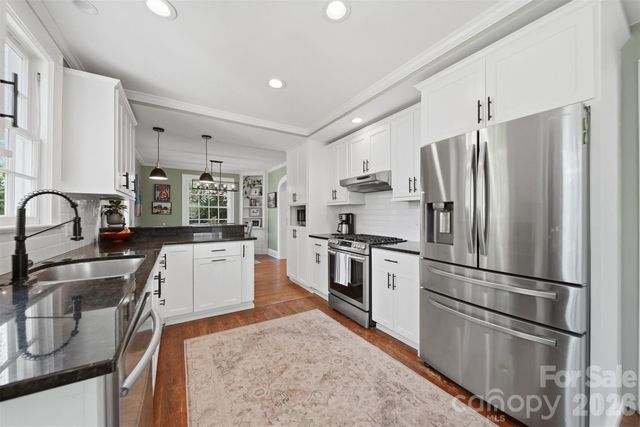 431 9th Street NW, Hickory, NC 28601
