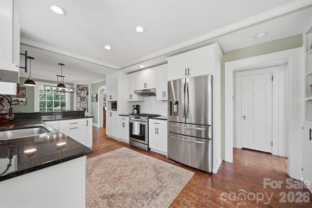 431 9th Street NW, Hickory, NC 28601