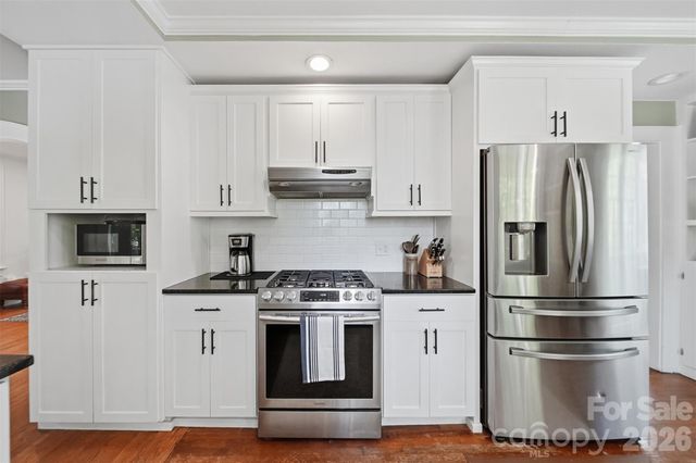 431 9th Street NW, Hickory, NC 28601