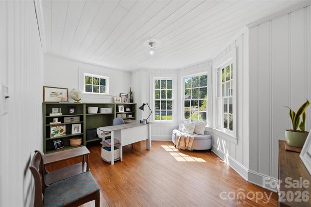 431 9th Street NW, Hickory, NC 28601