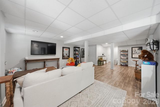431 9th Street NW, Hickory, NC 28601