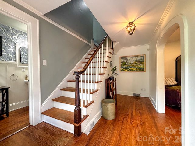 431 9th Street NW, Hickory, NC 28601