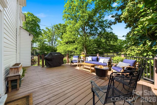 431 9th Street NW, Hickory, NC 28601