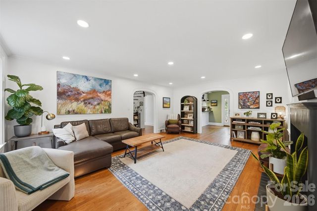431 9th Street NW, Hickory, NC 28601