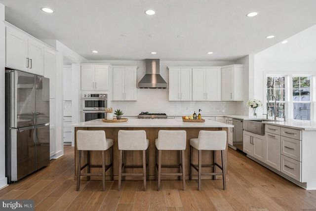 8205 DABNEY AVE, Springfield, VA 22152